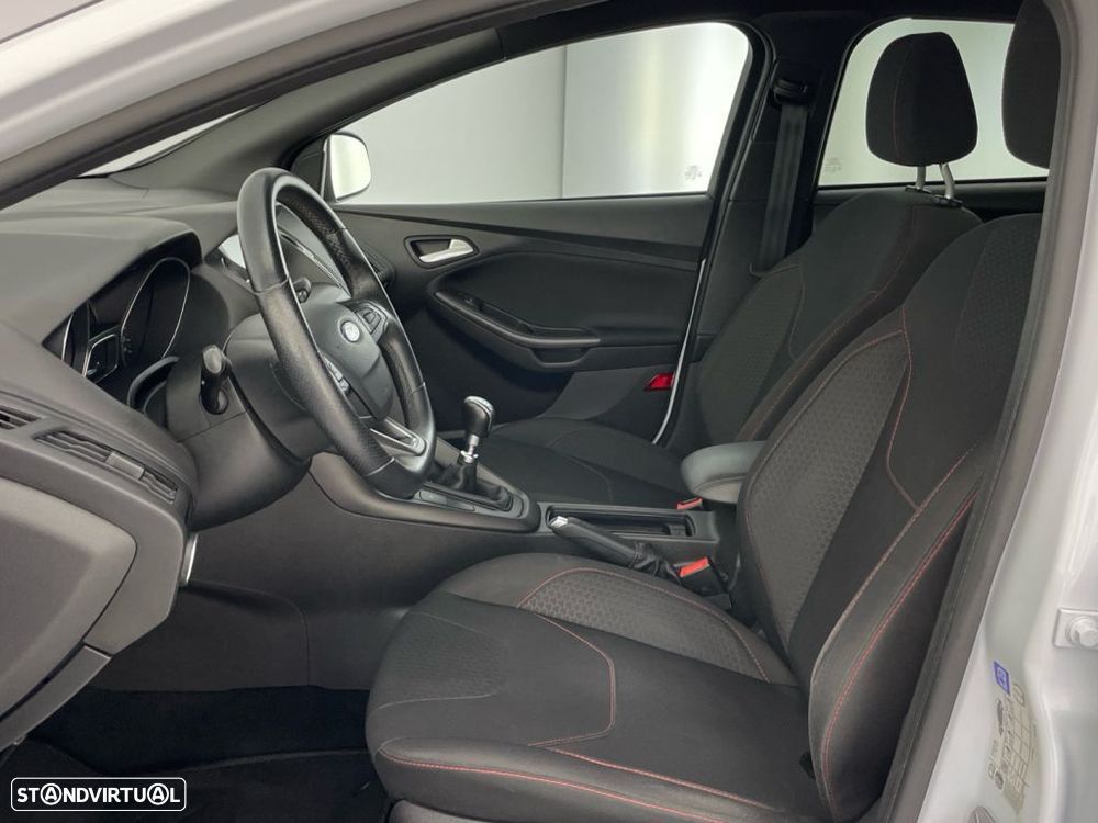 Ford Focus 1.0 EcoBoost ST-Line - 11