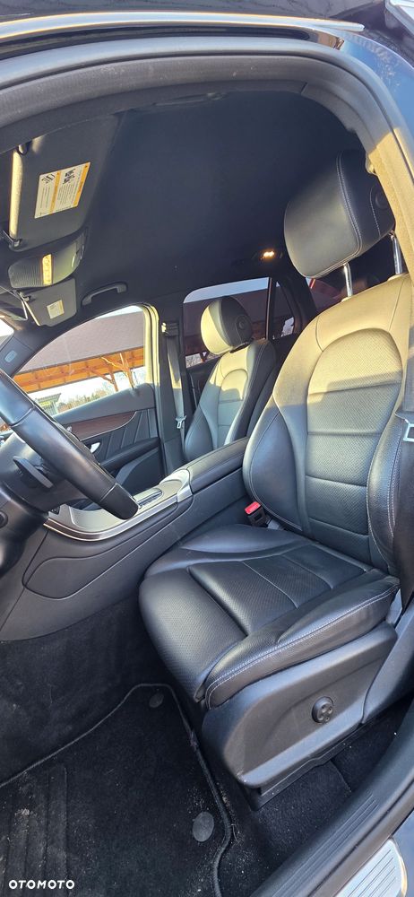 Mercedes-Benz GLC 300 4Matic 9G-TRONIC AMG Line - 24