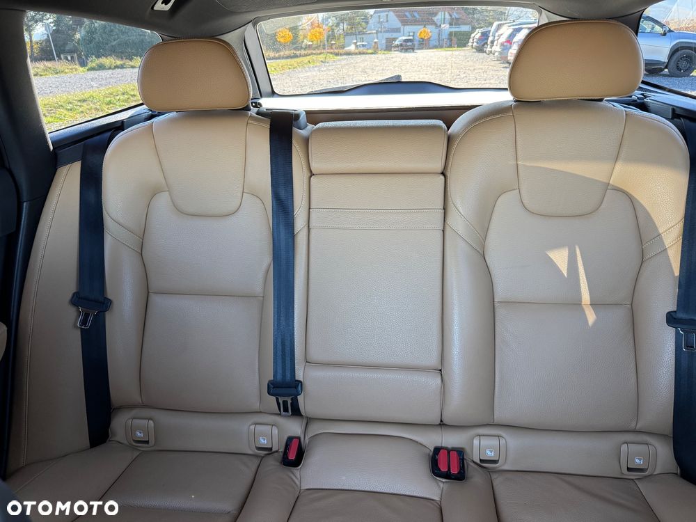 Volvo V90 D5 AWD Momentum - 11