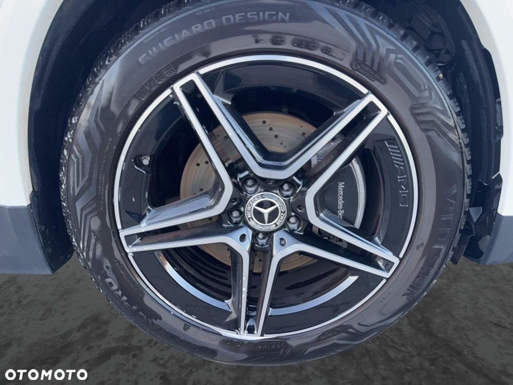 Mercedes-Benz GLA 200 AMG Line - 10