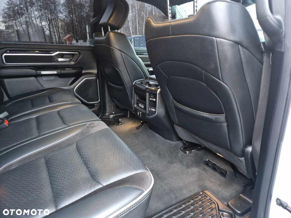 RAM 1500 Crew Cab Shortbed Bighorn - 19