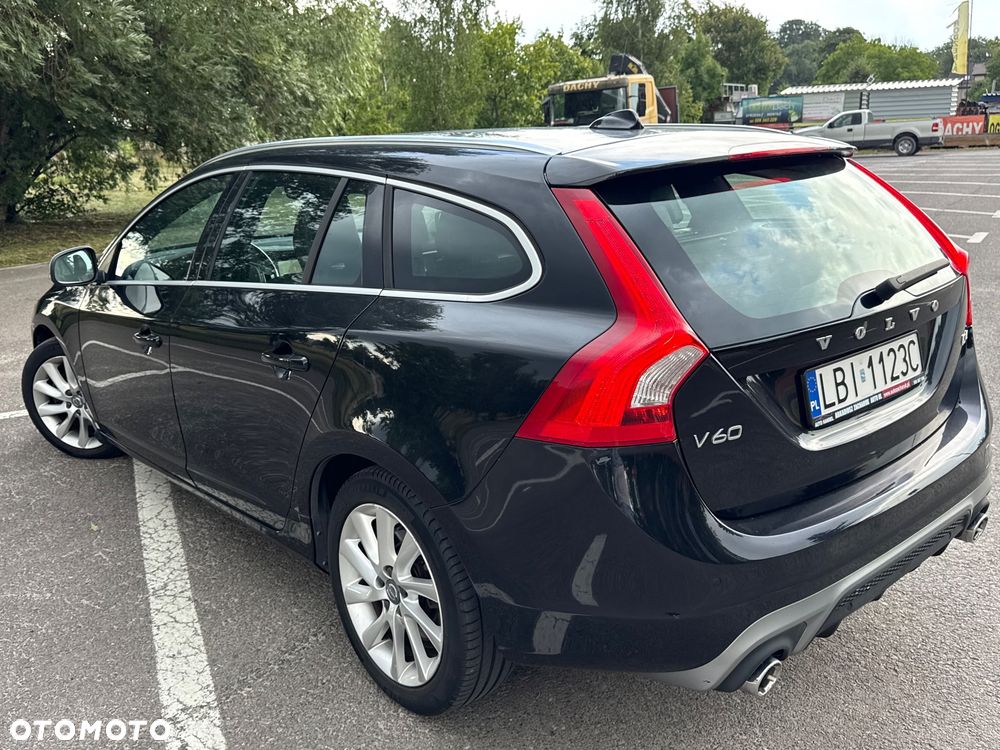 Volvo V60 D4 Geartronic RDesign - 17
