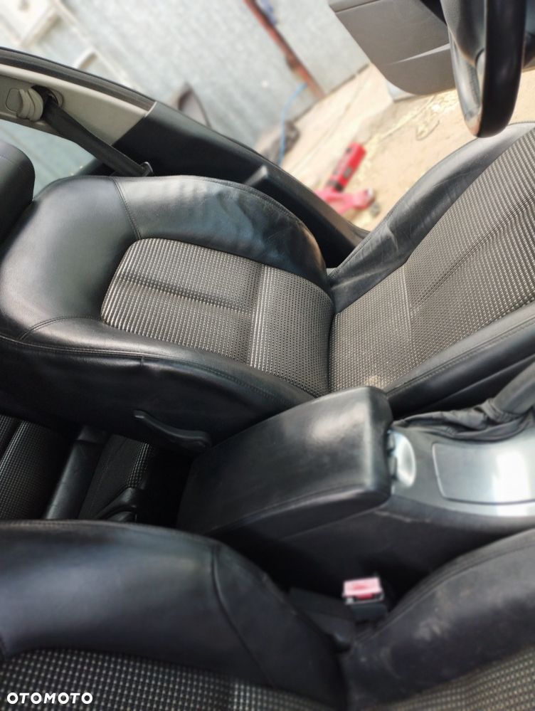 Peugeot 407 - 6
