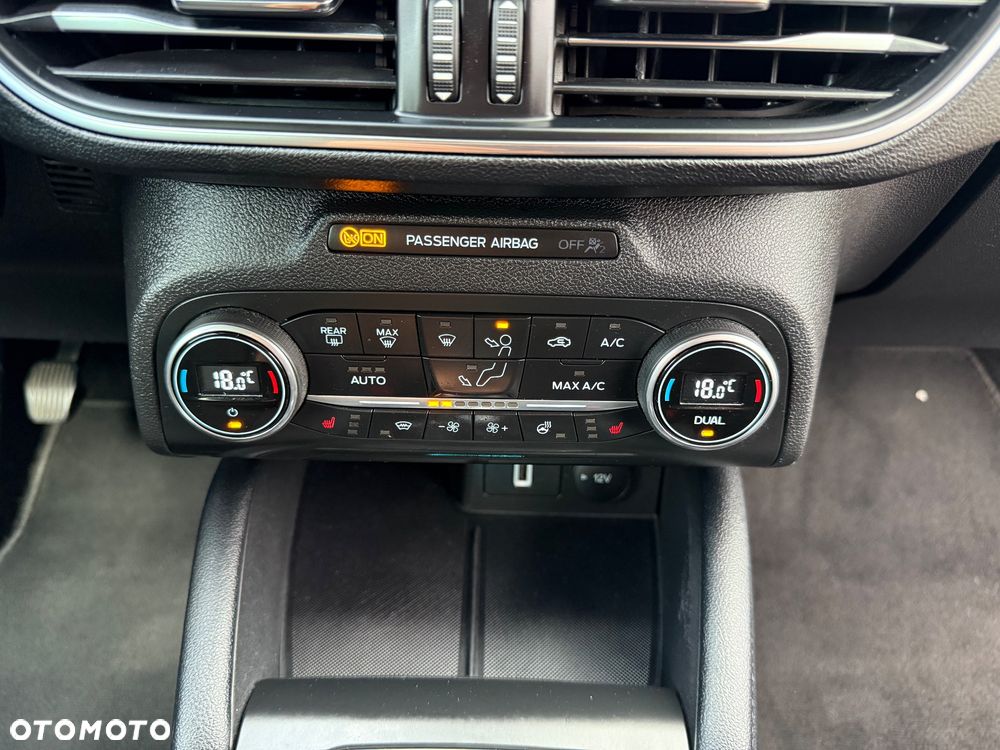 Ford Focus 1.5 EcoBlue Start-Stopp-System TITANIUM DESIGN - 14