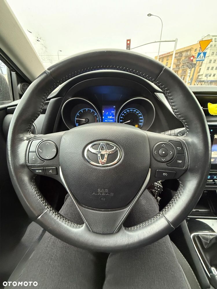 Toyota Auris 1.6 Prestige - 9