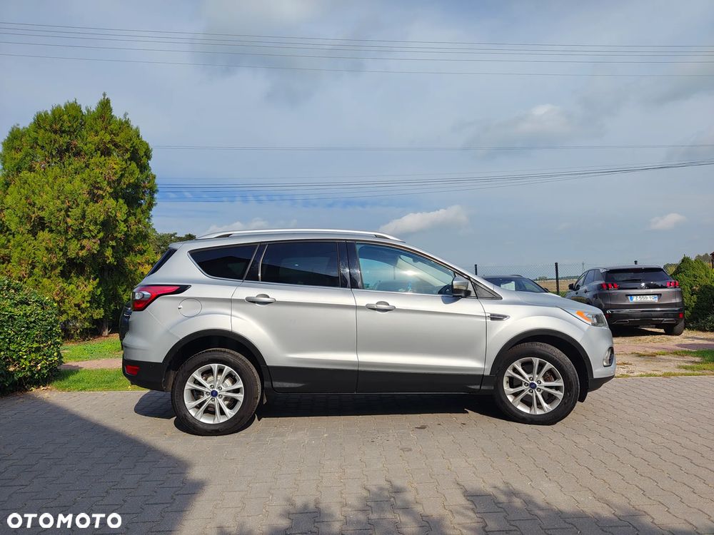Ford Kuga 2.0 TDCi 4x2 Titanium - 25