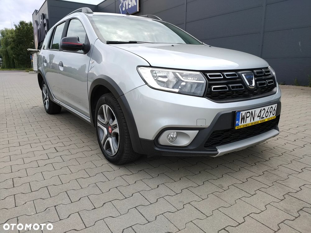 Dacia Logan TCe 90 S&S Stepway Celebration - 3