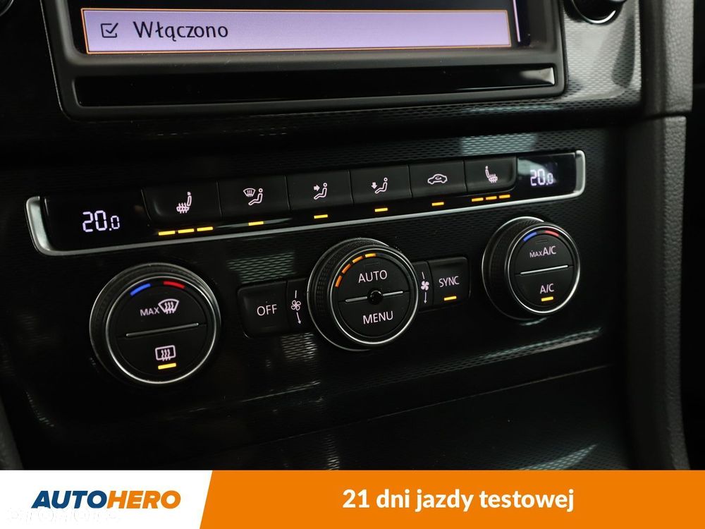 Volkswagen Golf - 26