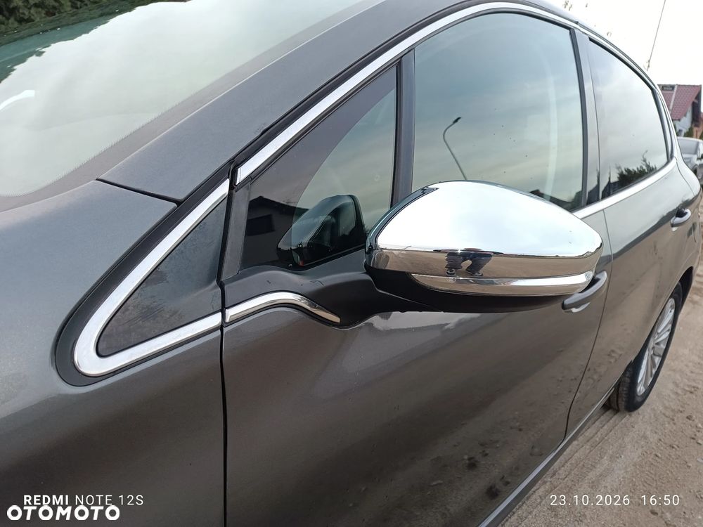 Peugeot 208 - 29