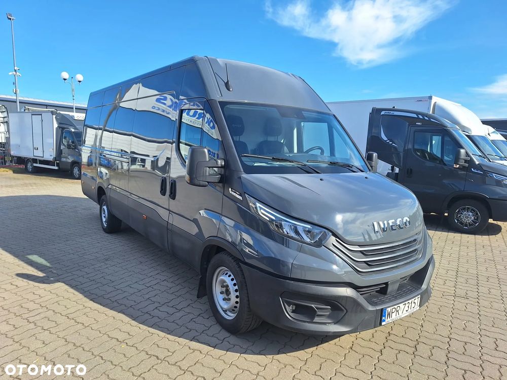 Iveco Daily 35S18 HiMatic furgon 16m blaszak automat FV23% MAXI - 1