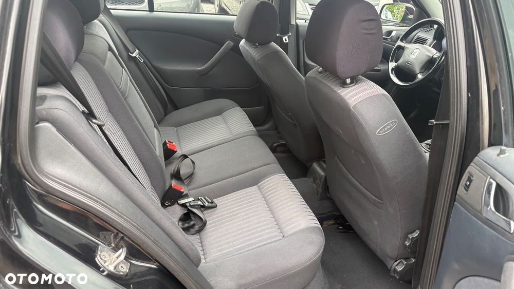 Skoda Octavia 2.0 Combi Elegance - 9