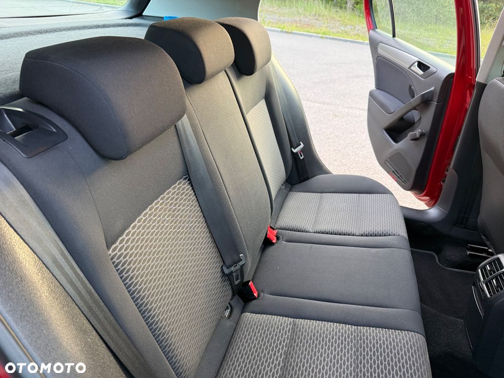 Volkswagen Golf 1.6 TDI BlueMot Comfortline - 24