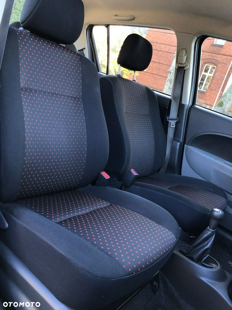 Daihatsu Sirion - 10