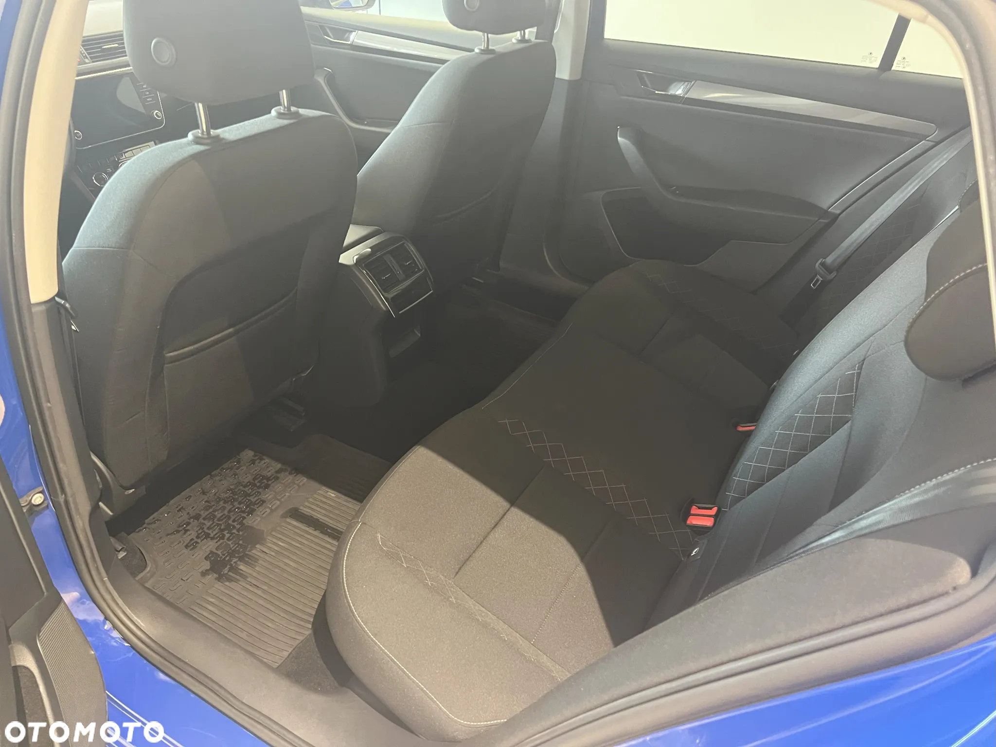 Skoda Superb 2.0 TDI SCR Active - 11