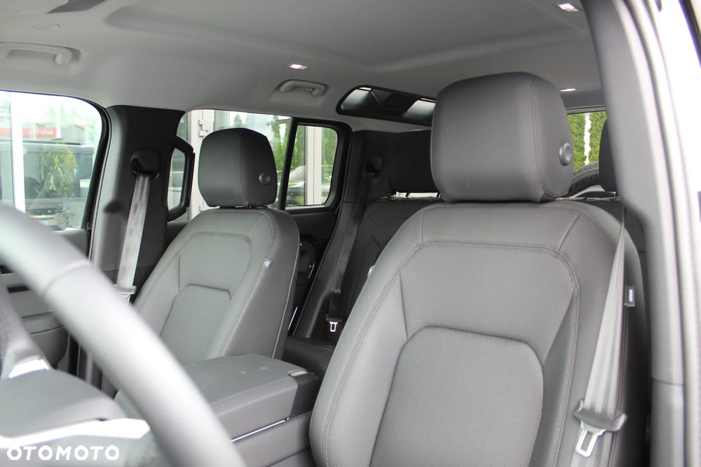 Land Rover Defender - 10