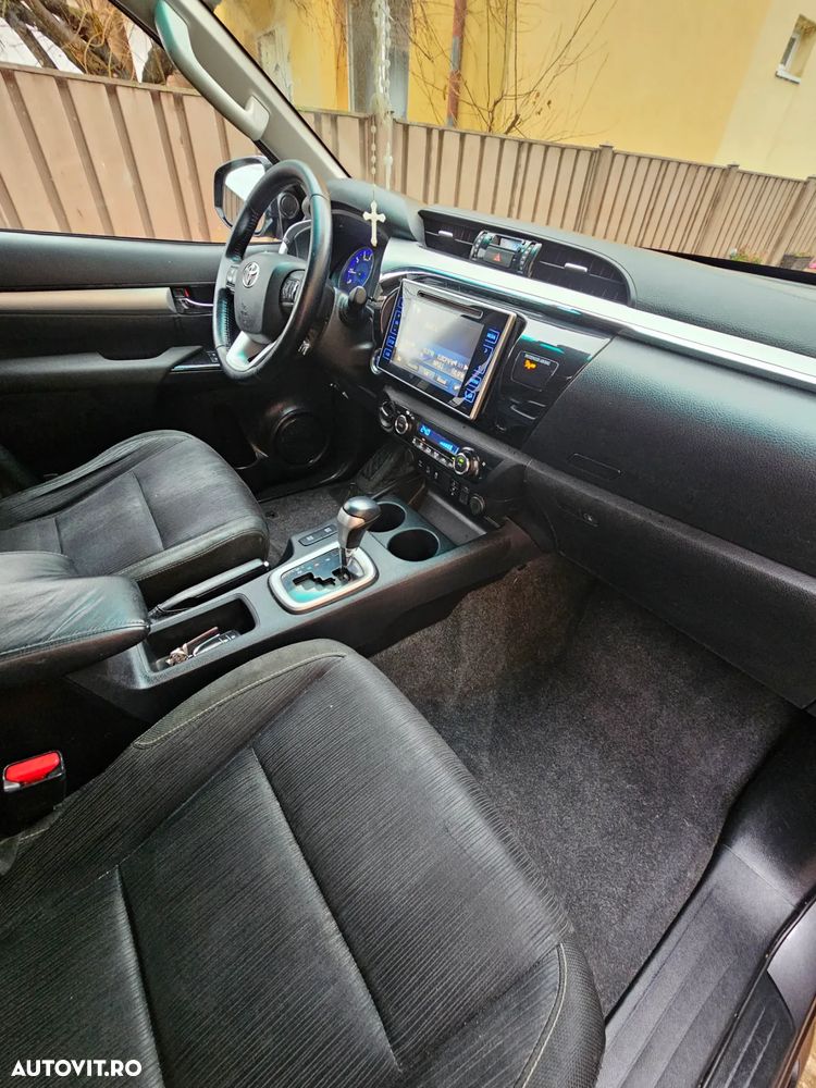 Toyota Hilux 2.4D 150CP 4x4 Double Cab AT Style - 9