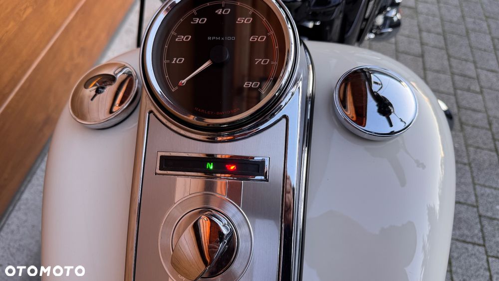 Harley-Davidson Touring Road King - 9