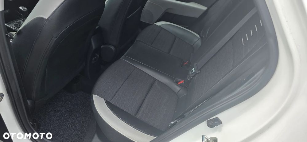 Kia Stonic 1.4 L - 22