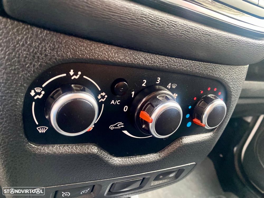 Dacia Lodgy 1.5 Blue dCi Comfort 7L - 17