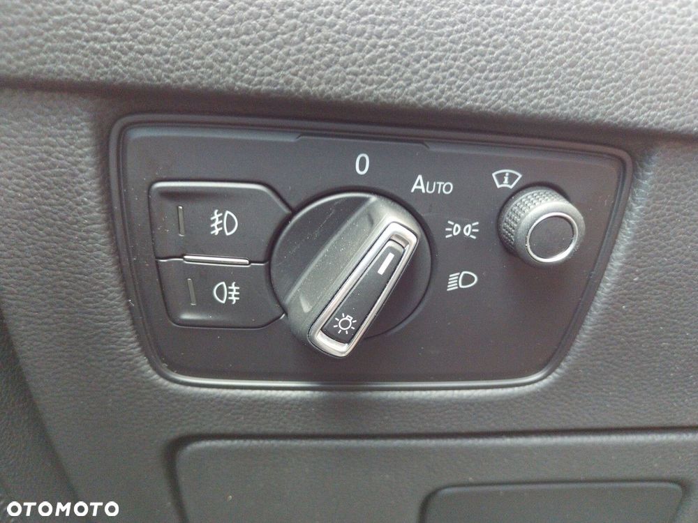 Volkswagen Passat 2.0 TDI Elegance DSG - 17