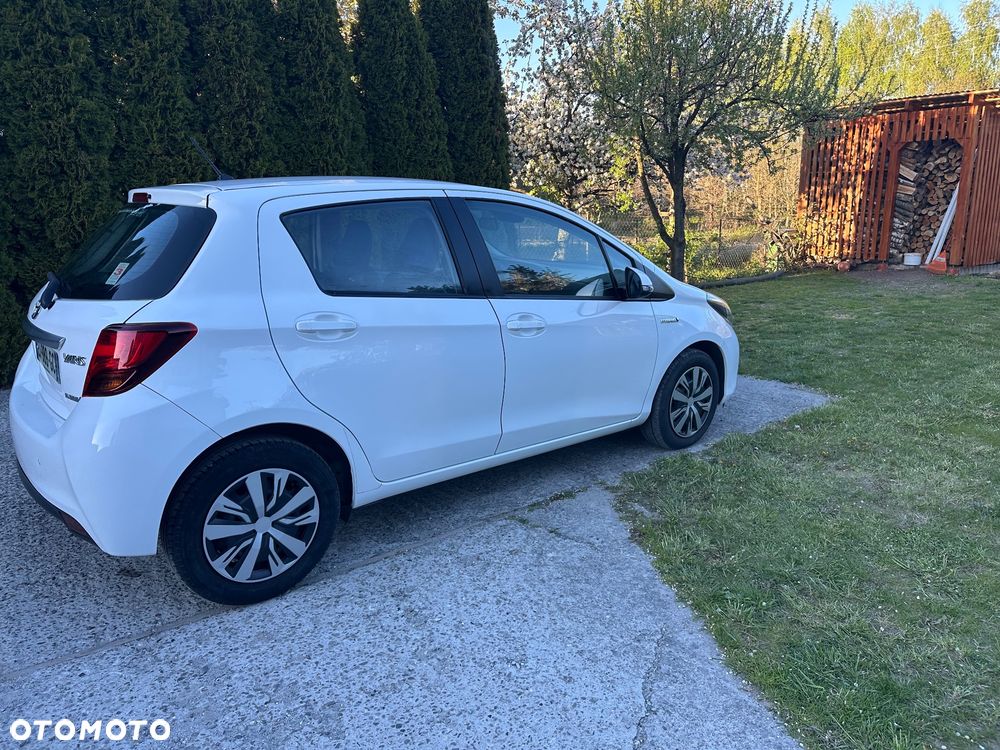 Toyota Yaris Hybrid 100 Premium - 5