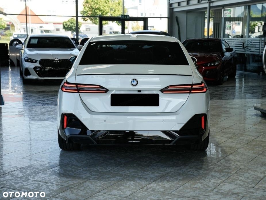 BMW Seria 5 520d xDrive mHEV M Sport - 5