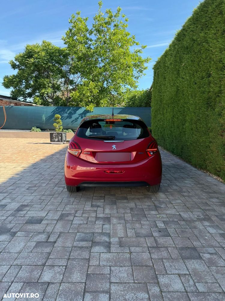 Peugeot 208 - 6