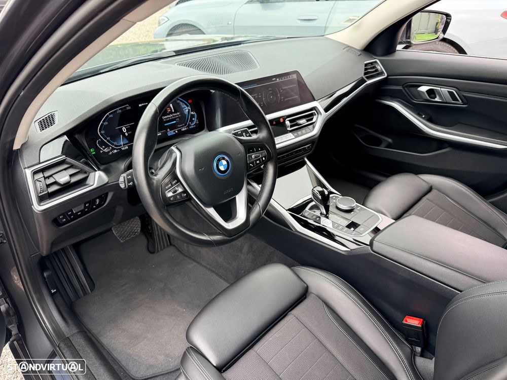 BMW 330 e Line Sport Auto - 3