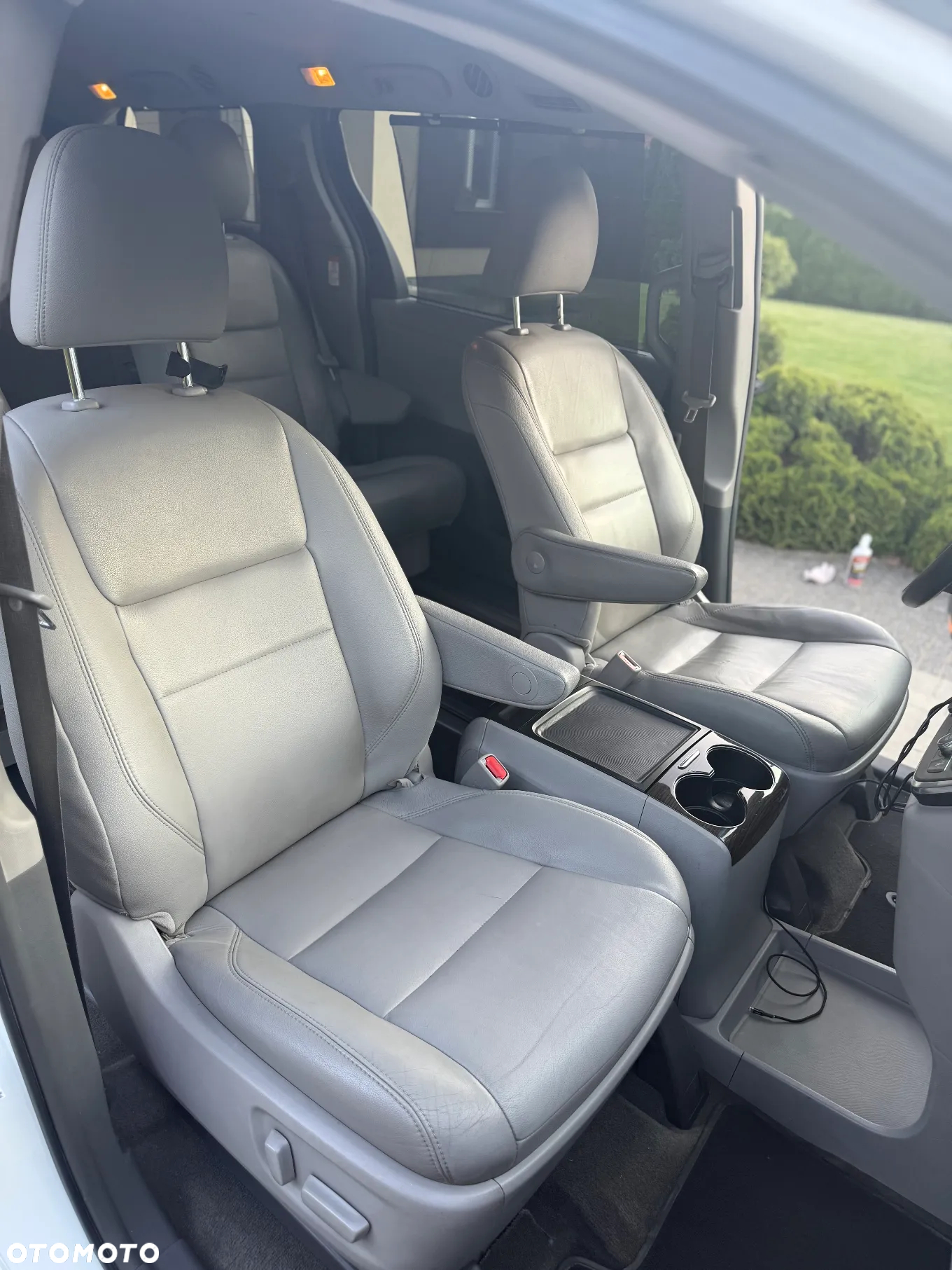 Toyota Sienna 3.5 V6 XLE AWD - 24