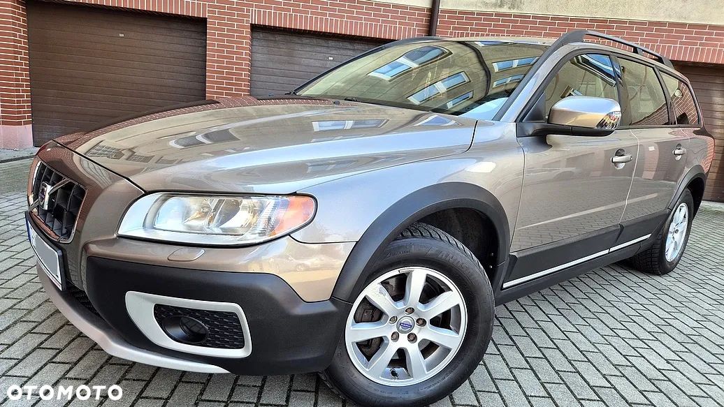 Volvo XC 70 D5 AWD Momentum - 1