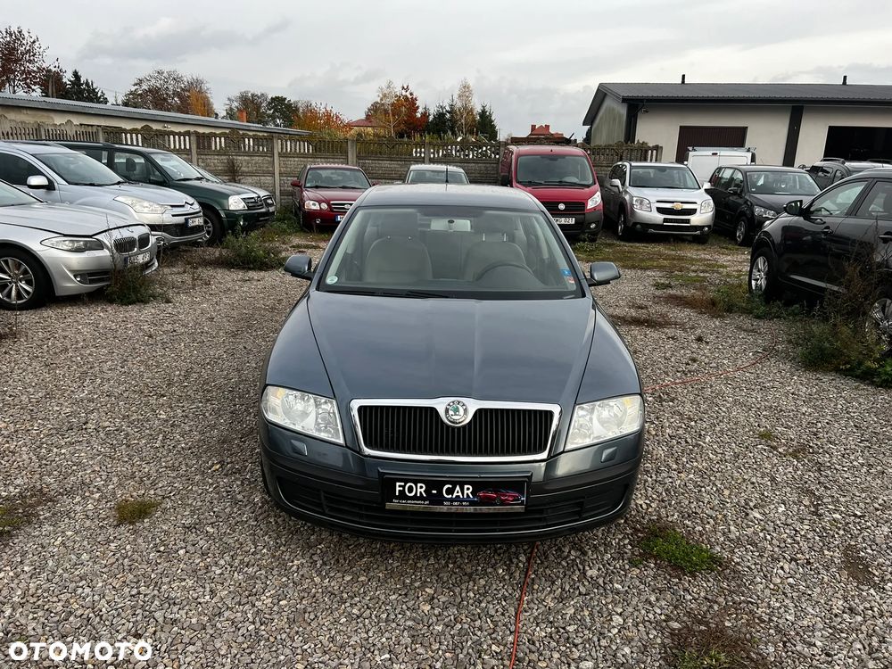 Skoda Octavia 1.6 Ambiente - 9