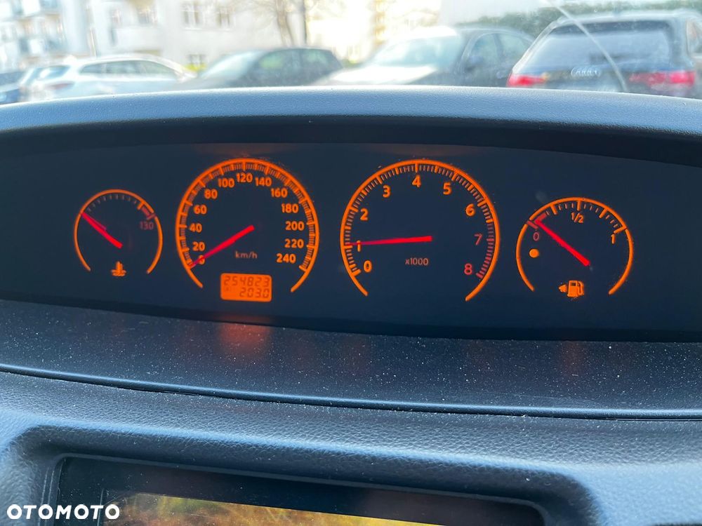 Nissan Primera - 6