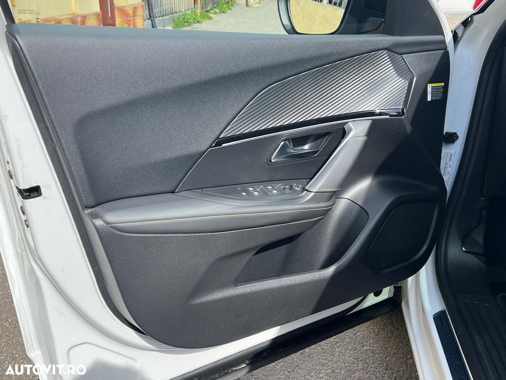 Peugeot 2008 1.2 PureTech EAT8 STT GT Pack - 25