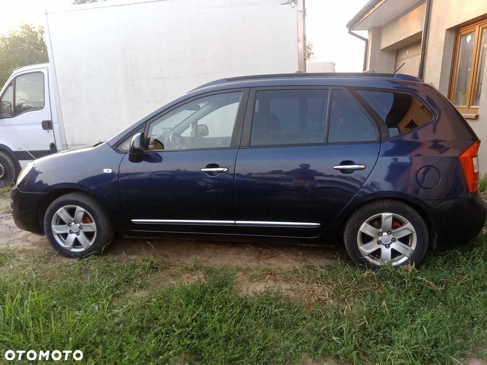 Kia Carens - 3