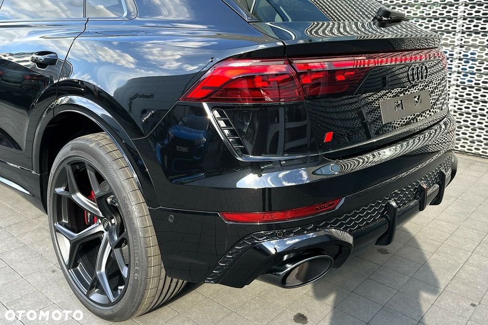 Audi RS Q8 - 8