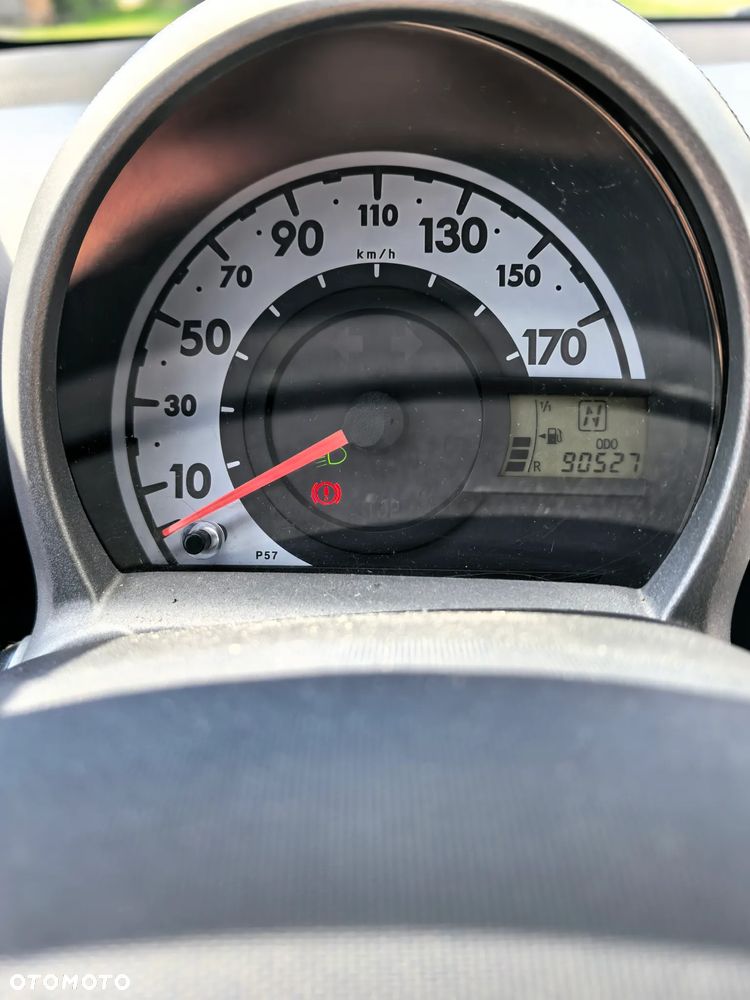 Peugeot 107 - 12