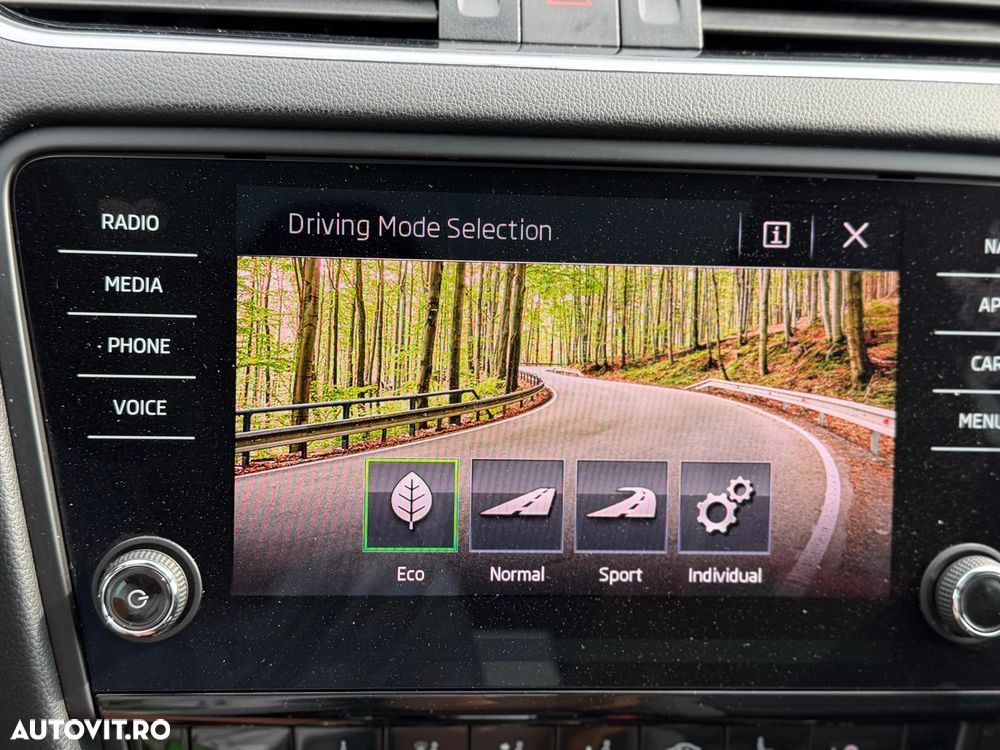 Skoda Octavia 2.0 TDI (Green tec) 4x4 DSG RS - 26