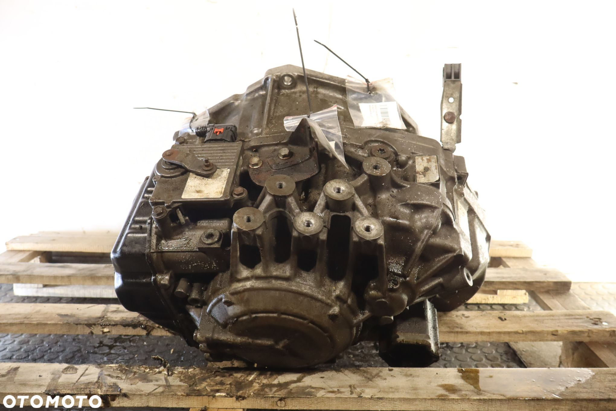 SKRZYNIA BIEGÓW AUTOMAT INSIGNIA A 2.0T 55561549 - 2