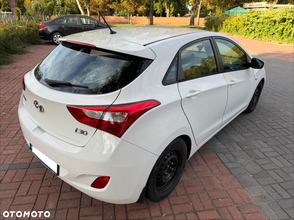 Hyundai i30 1.6 CRDi Classic + - 10