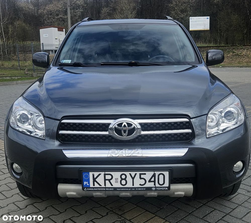 Toyota RAV4 - 1