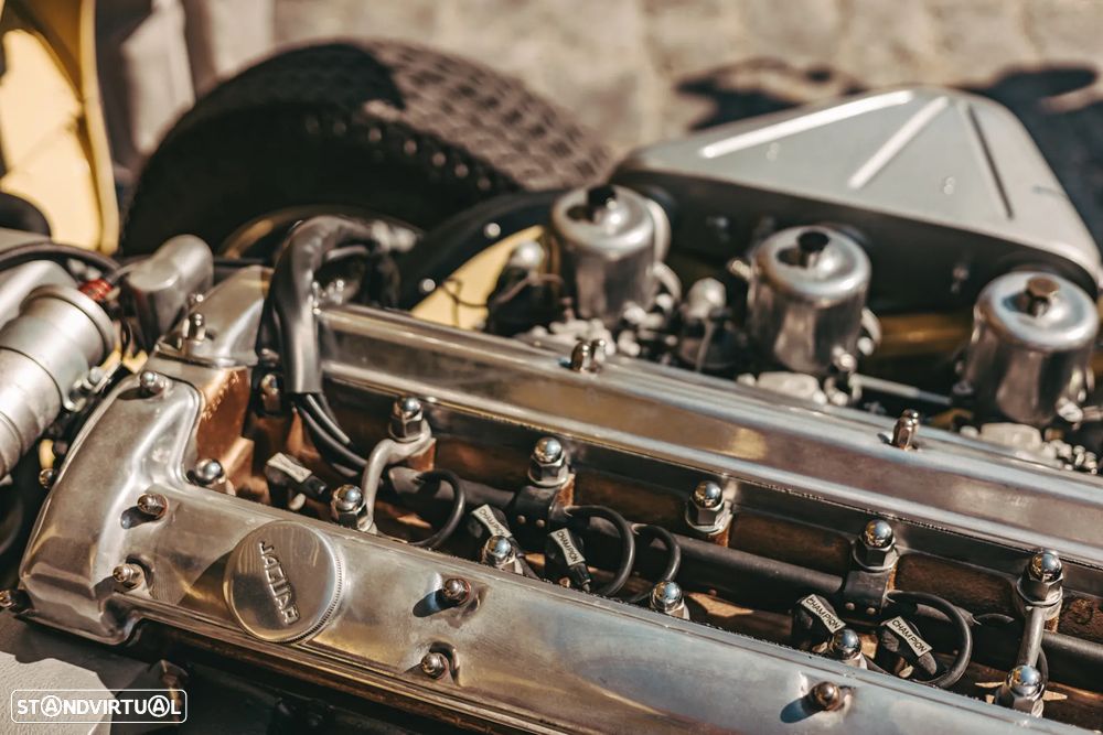 Jaguar E-Type - 15