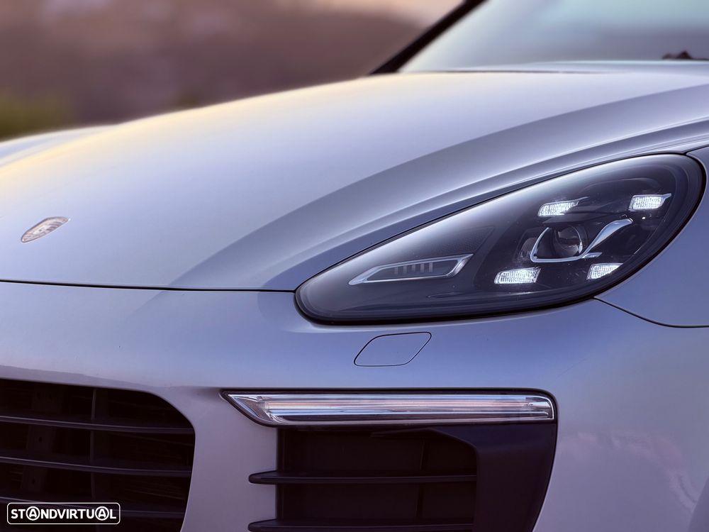 Porsche Cayenne S - 12
