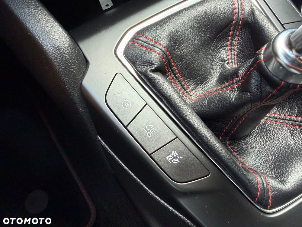 Ford Focus 1.5 EcoBlue Start-Stopp-System ST-LINE - 19