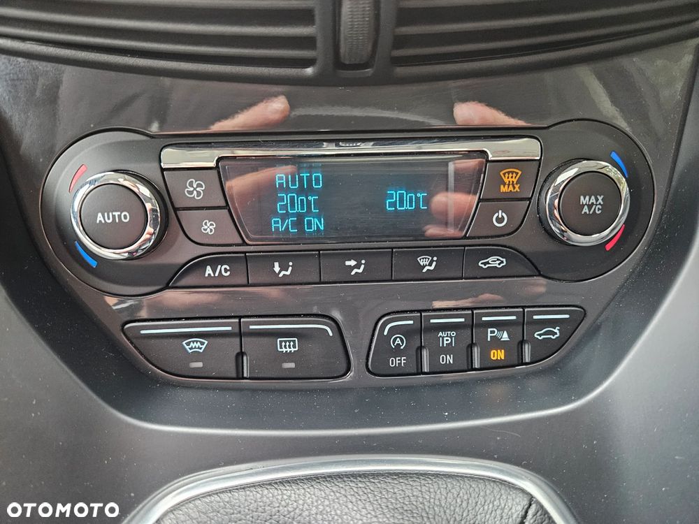 Ford Kuga 2.0 TDCi 4x4 Titanium - 26