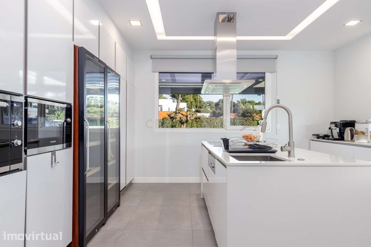 Moradia T5 com Piscina na Prestigiada Herdade da Aroeira - Grande imagem: 3/43