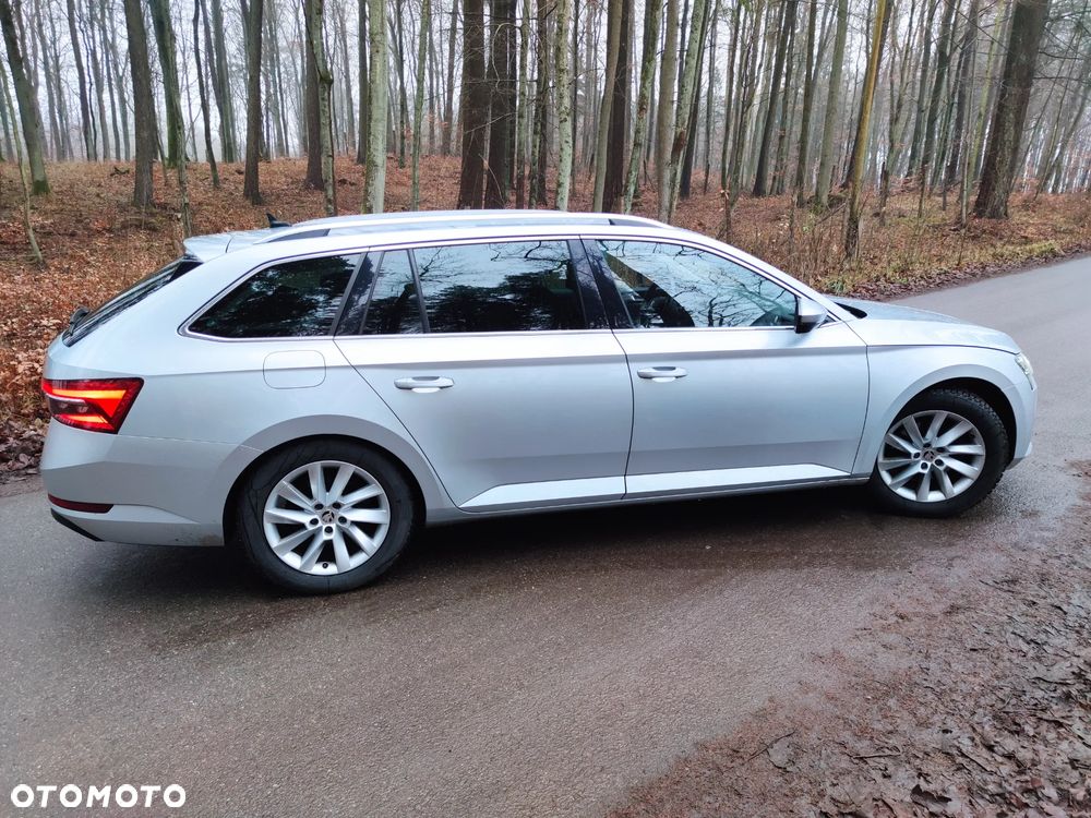Skoda Superb 2.0 TDI SCR Style DSG - 4