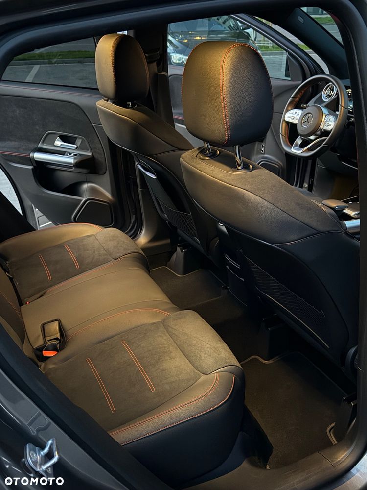 Mercedes-Benz GLA 200 4-Matic Progressive - 15