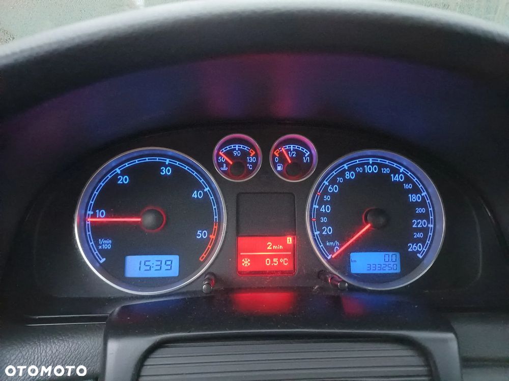 Volkswagen Passat 1.9 TDI - 9