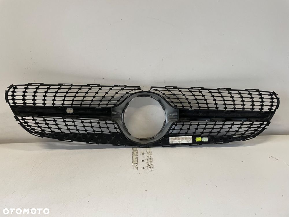Atrapa Grill Mercedes 217 217 880 01 23 - 2