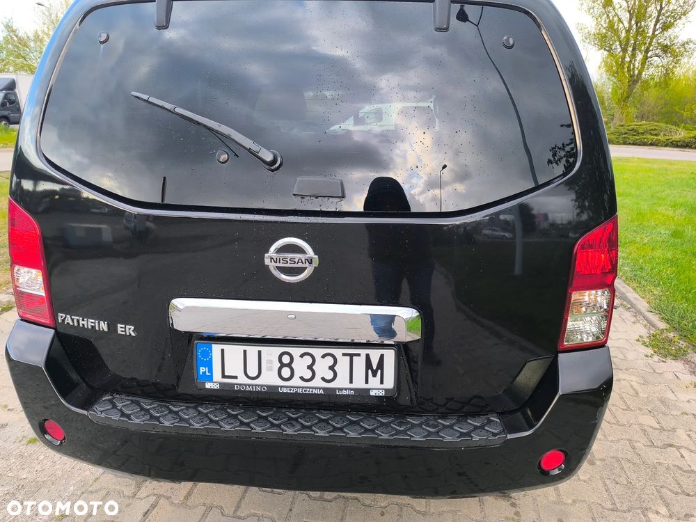 Nissan Pathfinder 2.5 D LE - 11